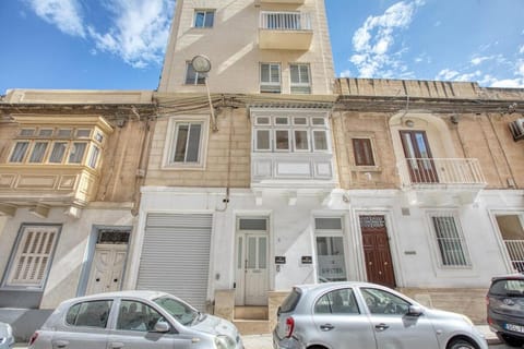 Property building, Day, Location, Parking