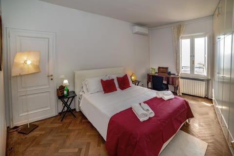 Bed, Photo of the whole room, Bedroom, towels, wardrobe, air conditioner