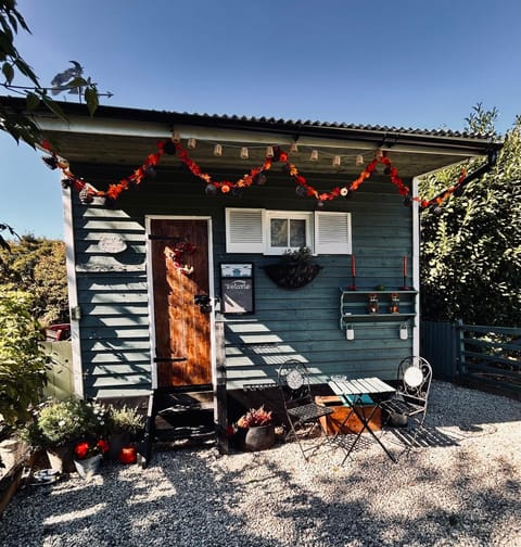 Hillhead Hideaway Chalet in Saint Columb Major