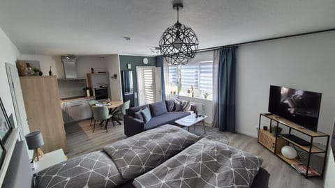 Communal lounge/ TV room, Living room, Bedroom, kitchen