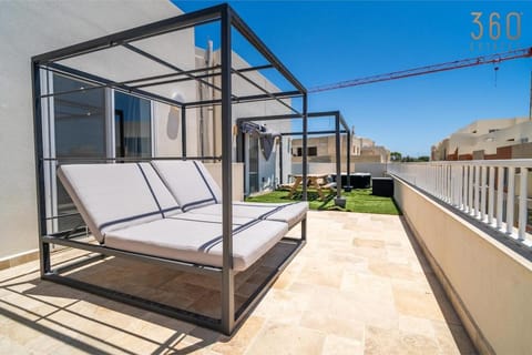 Patio, Bed, Day, Natural landscape, View (from property/room), Balcony/Terrace, Photo of the whole room, Bedroom
