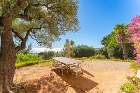 Day, Garden, Dining area, Garden view, Sea view