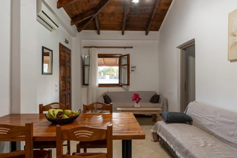 Living room, Dining area, air conditioner