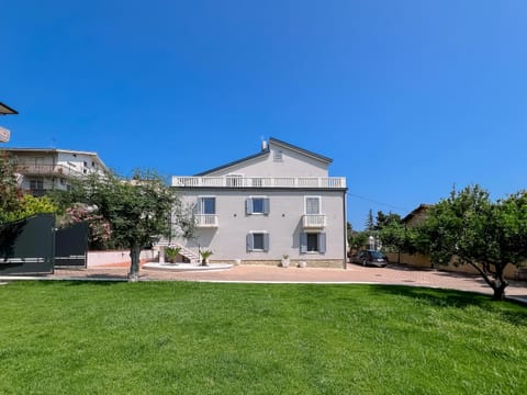 Al Giardino del Pepe Apartment in Abruzzo
