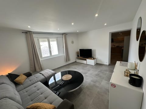 Superbe T2 moderne refait à neuf Apartment in Pont-Saint-Esprit