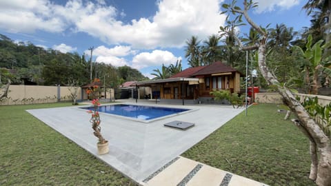 Property building, Swimming pool