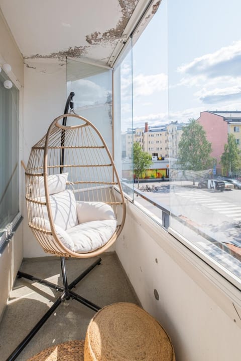 3BR Scandinavian 76 m2 Linnanmäki Free parking Apartment in Helsinki