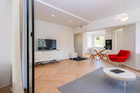 3BR Scandinavian 76 m2 Linnanmäki Free parking Apartment in Helsinki