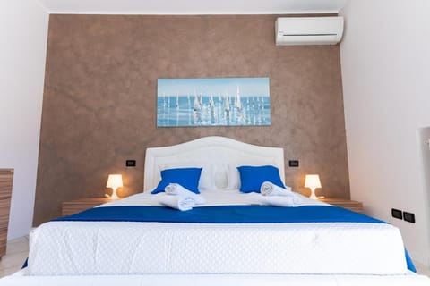 Vivere Pescara Penthouse Sea View, 2 Suites, 2 Baths, Central Apartment in Pescara