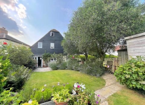 Property building, Garden, Garden view