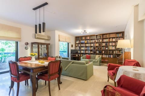 Seaside Apartment in Palaio Faliro Apartment in Alimos