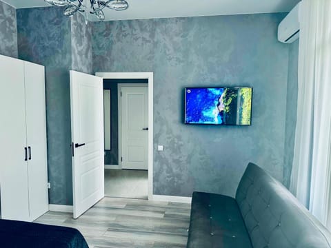 TV and multimedia, Living room, Seating area, wardrobe