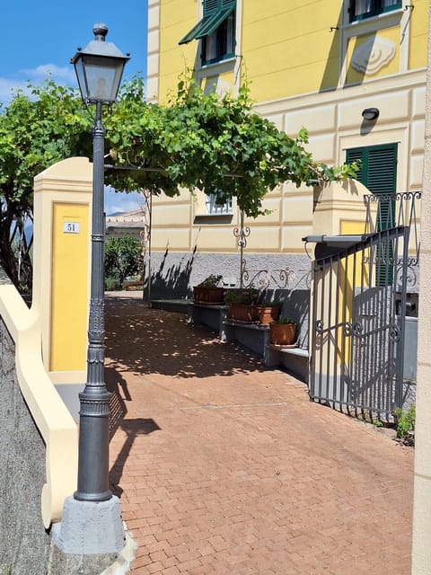 Property building, Street view