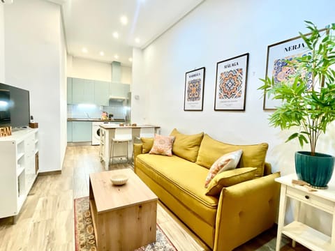 TV and multimedia, Kitchen or kitchenette, Living room, Dining area