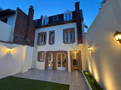 CASA BELLA - Very Pretty Townhouse House in Deauville