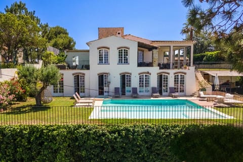 Villa with 8 bedrooms, sea view, great comfort Villa in Cannes