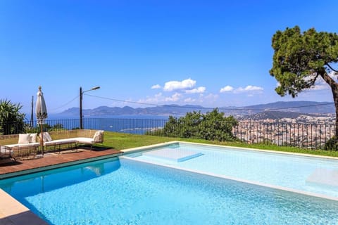 Villa with 8 bedrooms, sea view, great comfort Villa in Cannes