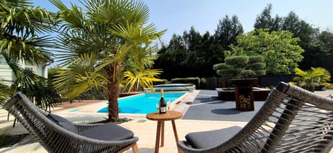 Patio, Day, Natural landscape, Garden, Garden view, Pool view, Swimming pool, sunbed