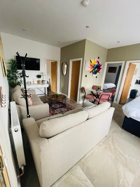 Living room, Evening entertainment