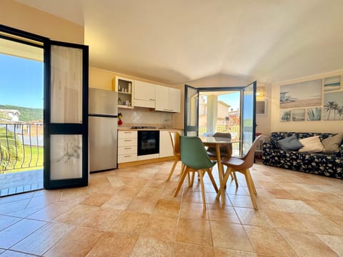 Kitchen or kitchenette, Dining area, oven, stove, toaster