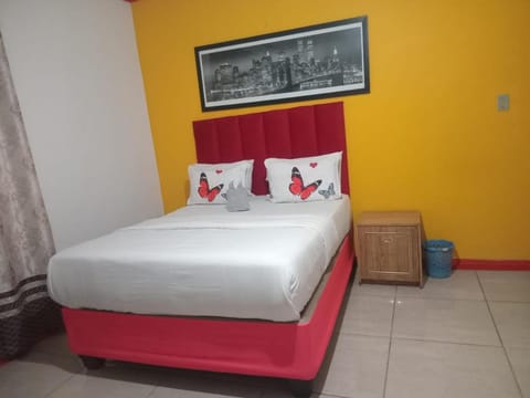 Neo & Ruks Guest house parow 1 Bed and Breakfast in Cape Town