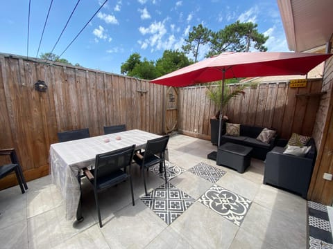 Patio, Dining area