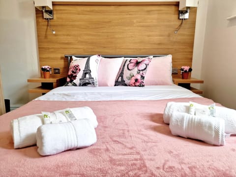 Sweet Rose Guest House Room 4 Bed and Breakfast in Oxford