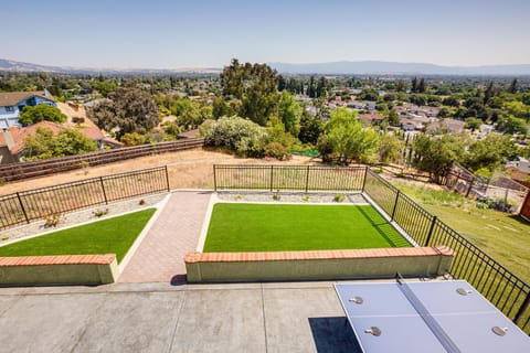 7 Mi to Dtwn San Jose City-View Family Getaway House in San Jose