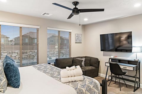 Trailhead at Ladera Resort Dog Friendly! House in Washington