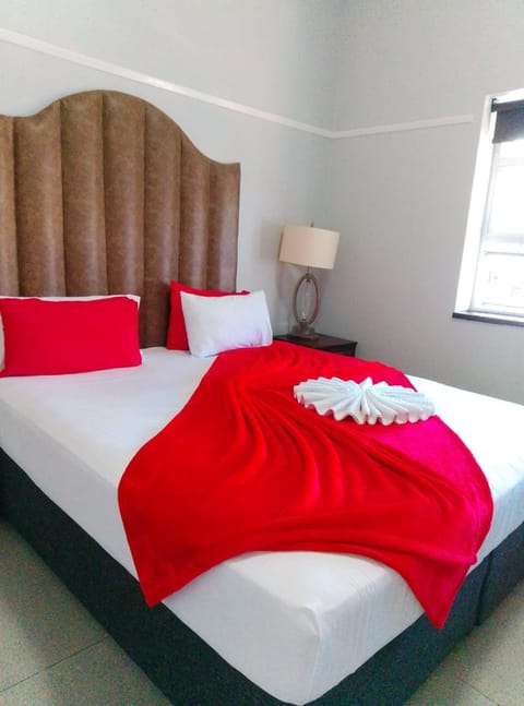 Neo & Ruks Goodwood 1 Bed and Breakfast in Cape Town