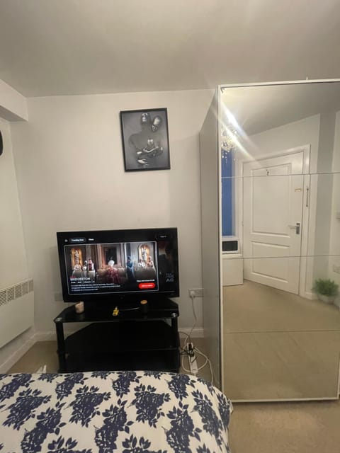 Cozy en-suite Room-city centre Apartment in Wolverhampton