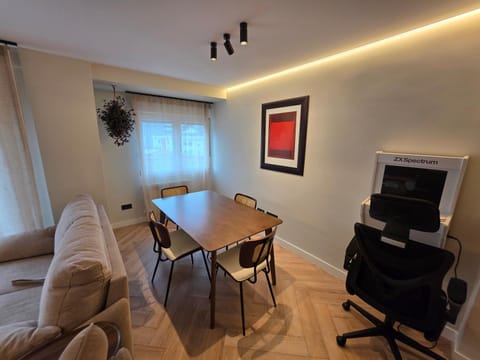TV and multimedia, Living room, Dining area, Evening entertainment