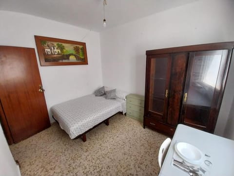 Bed, Photo of the whole room, Bedroom, Dinner, towels, wardrobe