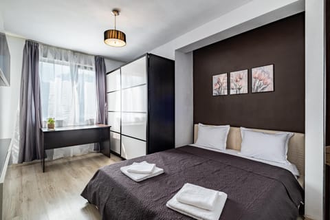 Bed, View (from property/room), Photo of the whole room, Bedroom, towels, wardrobe