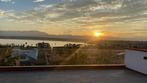 House in Teques Rooftop with view and pool for 15 House in Tequesquitengo