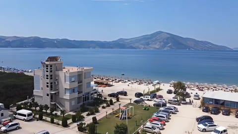 Property building, Neighbourhood, Natural landscape, Beach, Mountain view, Sea view, Location, Parking