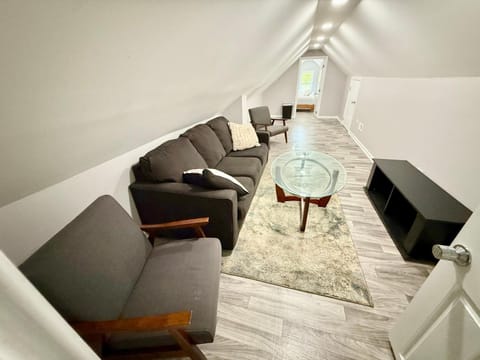 Super Amazing Place To Stay Near Downtown! Free Parking Vacation rental in Chicago