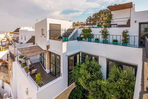 Property building, Balcony/Terrace