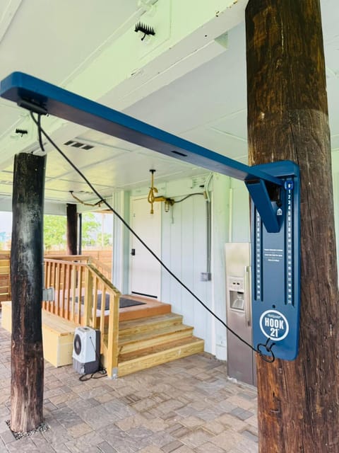 Bay Views,King Bed,Close to Sand,Lvl 2 Car Charger House in Bolivar Peninsula