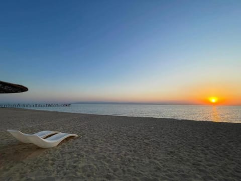 Beach, Sea view, Sunrise, Sunset, sunbed