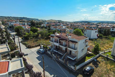Property building, Day, Neighbourhood, Natural landscape, Bird's eye view, City view, Mountain view, Street view, Location, Parking