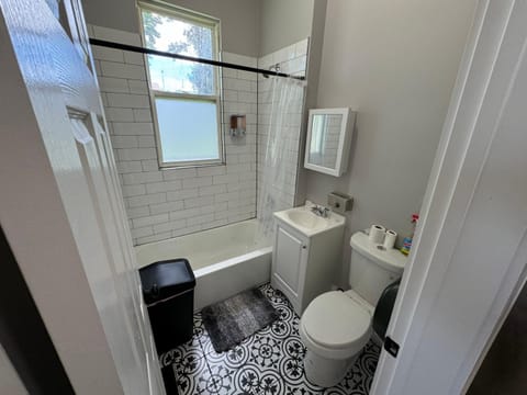 Shower, Toilet, Bathroom, Bath