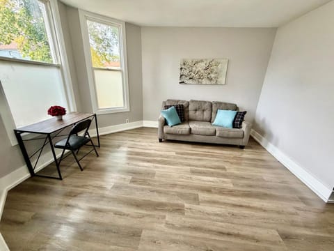 Beautiful Home Near Downtwon - Free Parking! Vacation rental in Chicago