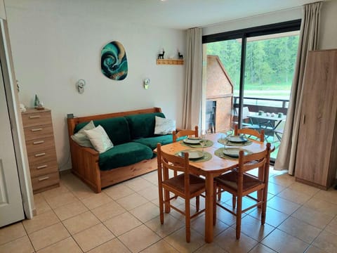 Bed, kitchen