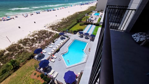 Bird's eye view, View (from property/room), Balcony/Terrace, Beach, Pool view, Swimming pool