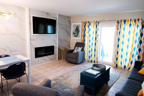 Mariner East Apartment in Lower Grand Lagoon