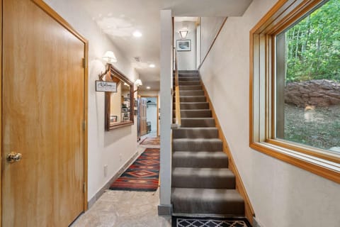 Deer Valley Peak Retreat - 4 bedroom, 4 bath House in Deer Valley