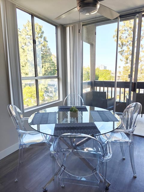 Skyline Escape 1-Bedroom with Balcony and Roof-Top Pool Apartment in West Hollywood