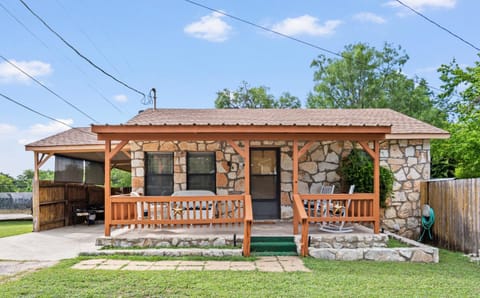 The Lazy Spur Bed and Breakfast in Bandera