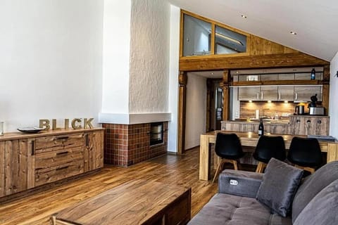 Kitchen or kitchenette, Living room, Seating area